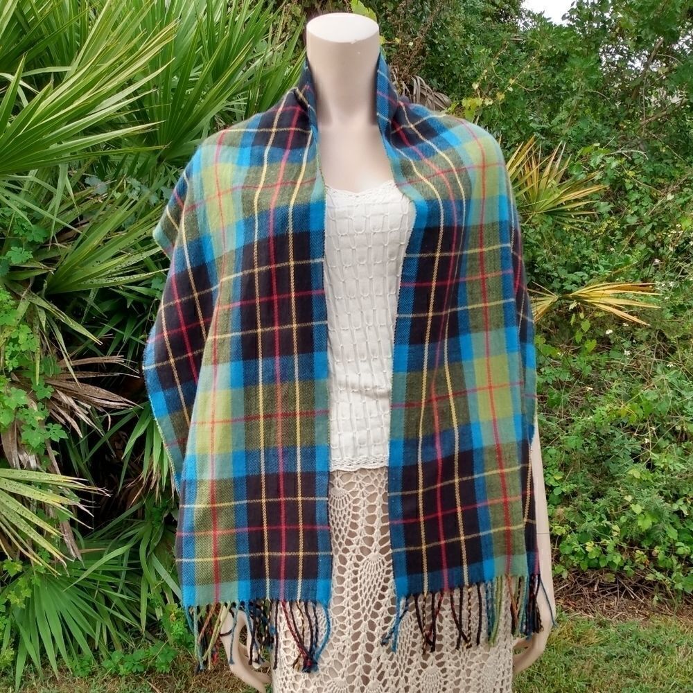 NWOT CASHMERE COLLECTION Plaid 100% Acrylic Scarf